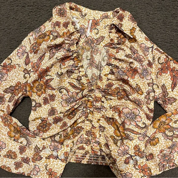 Free People I Got You Floral V-Neck Long Sleeve Top - Picture 5 of 9